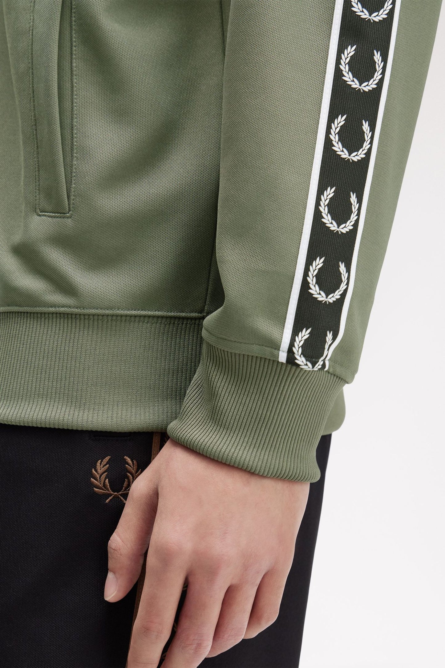 Fred Perry Taped Track Jacket J4620 // GREEN Z50