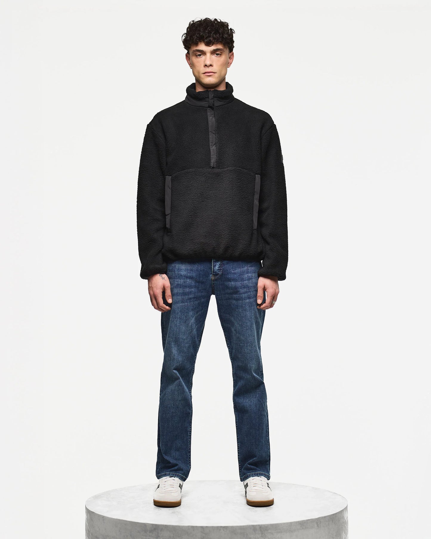 Weekend Offender Stanier Sherpa Fleece // BLACK