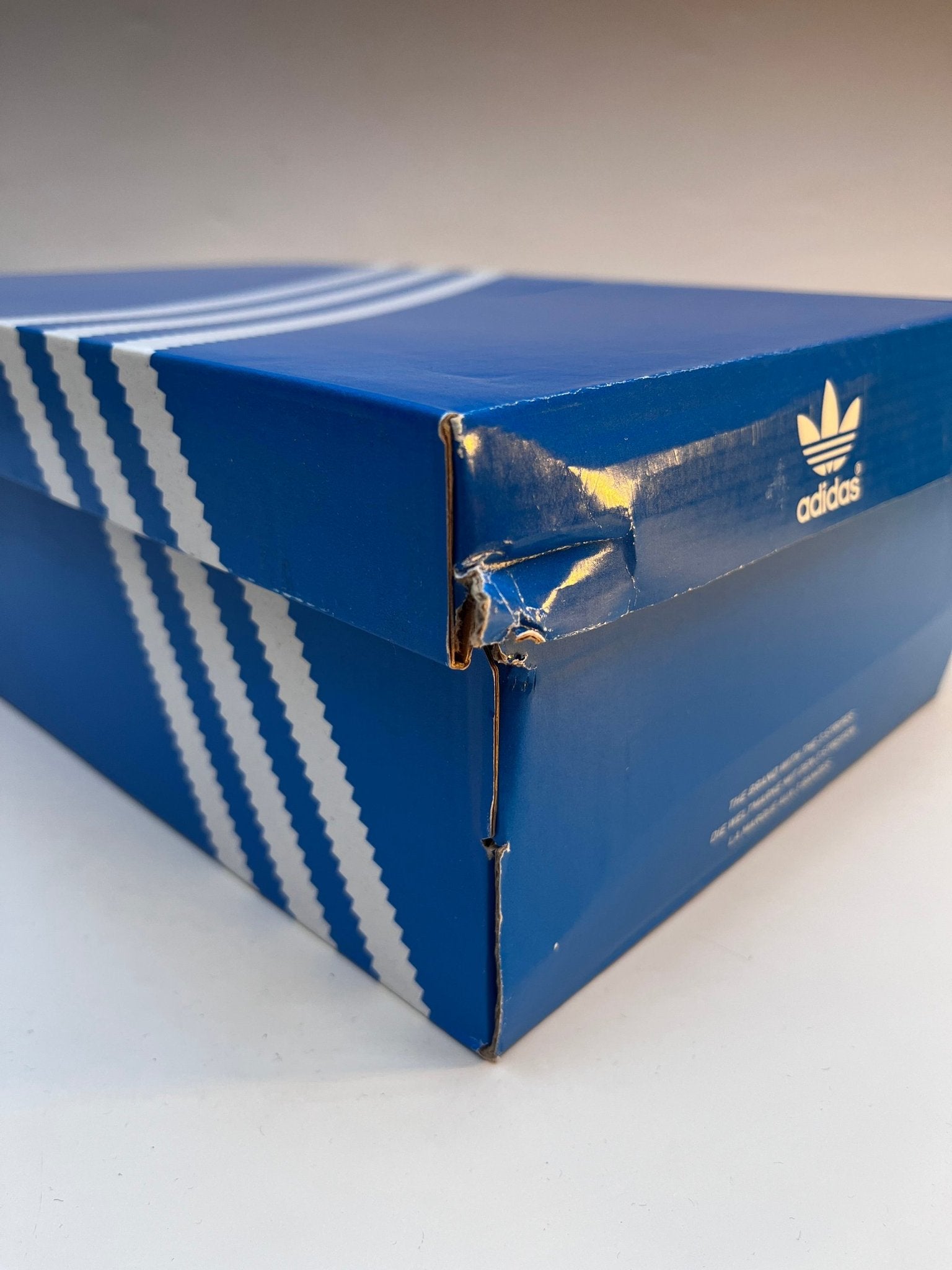adidas Originals Hawaii M19687 // BROWN