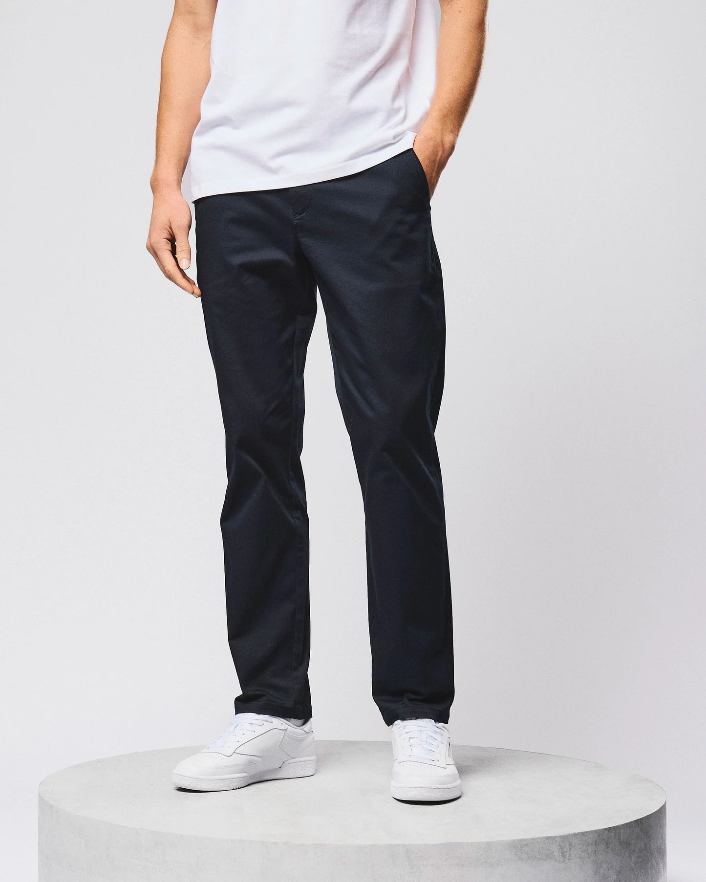 Weekend Offender Chino // NAVY
