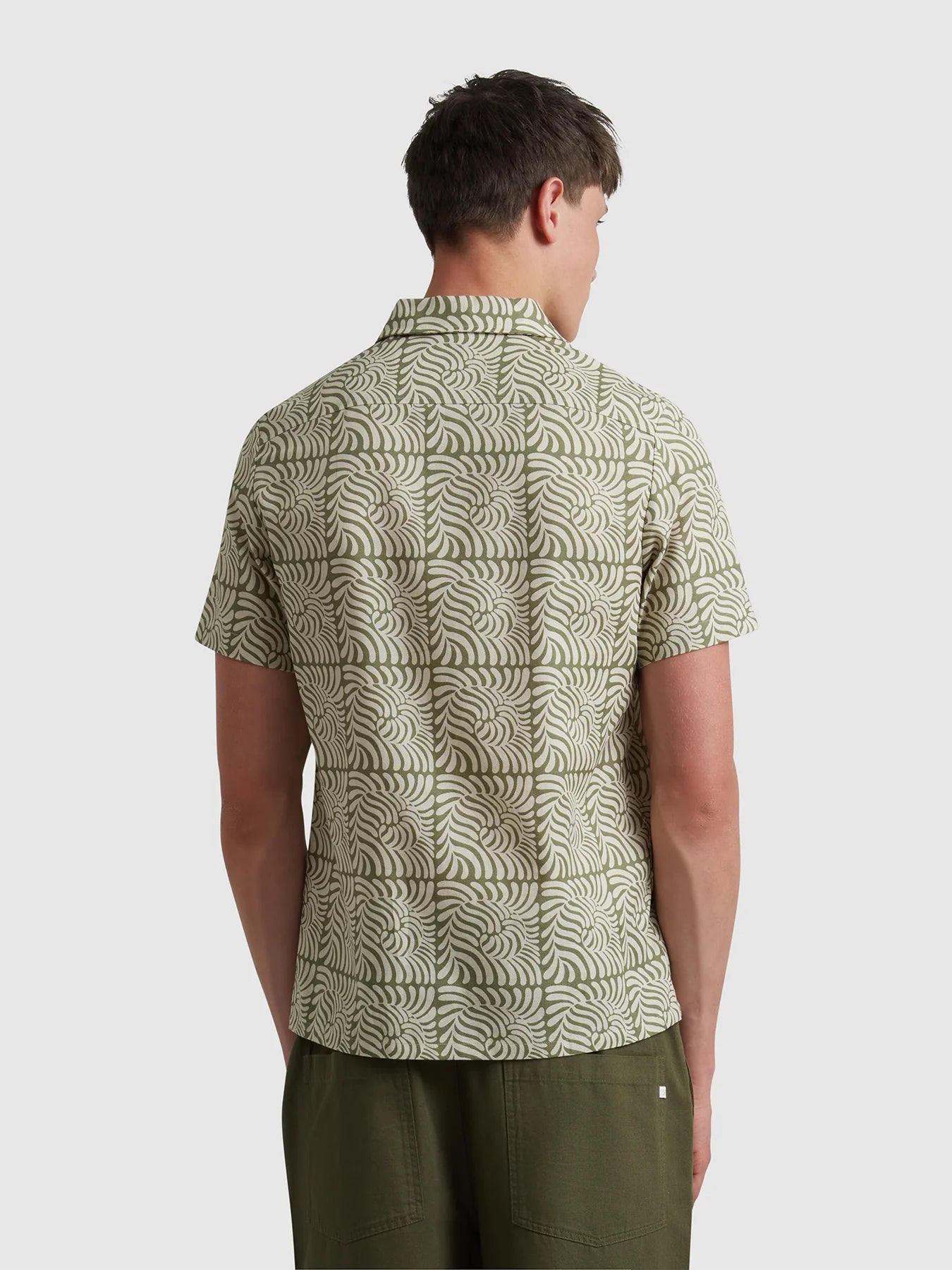 Farah Cadmun Short Sleeve Fern Print Shirt // ROCKET GREEN
