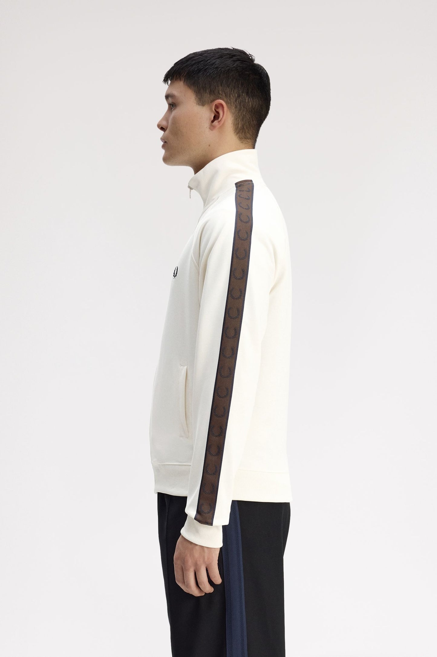 Fred Perry Contrast Tracktop J5557 // ECRU/BURNT 42A