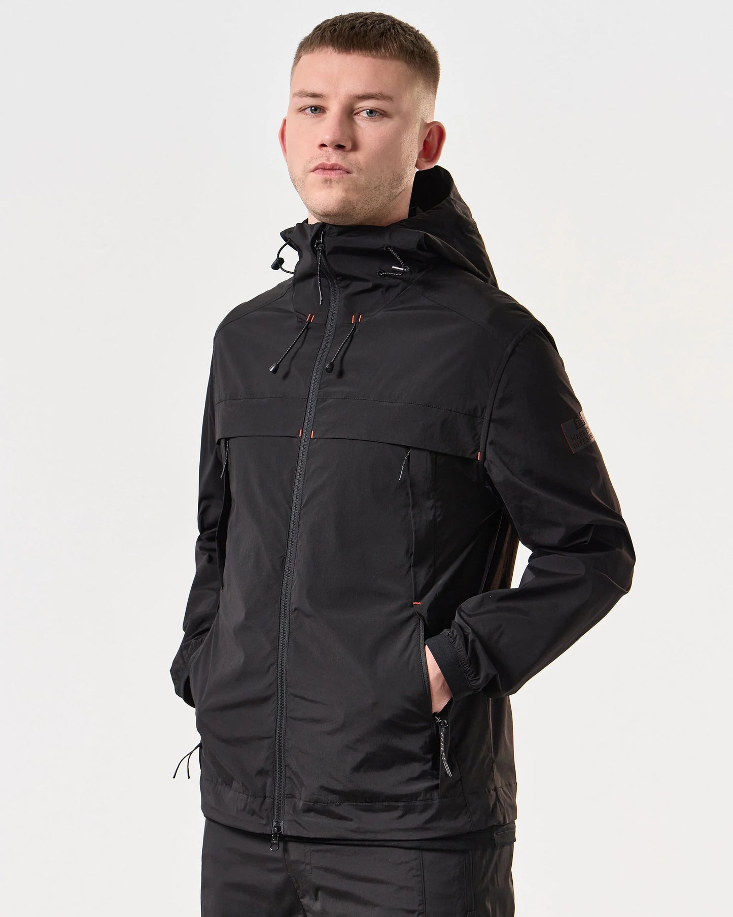 Weekend Offender Talamanca Windbreaker Jacket // SVART