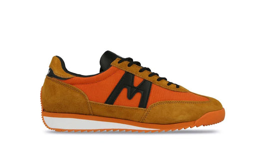 Karhu Mestari 76 // ORANGE/BLACK
