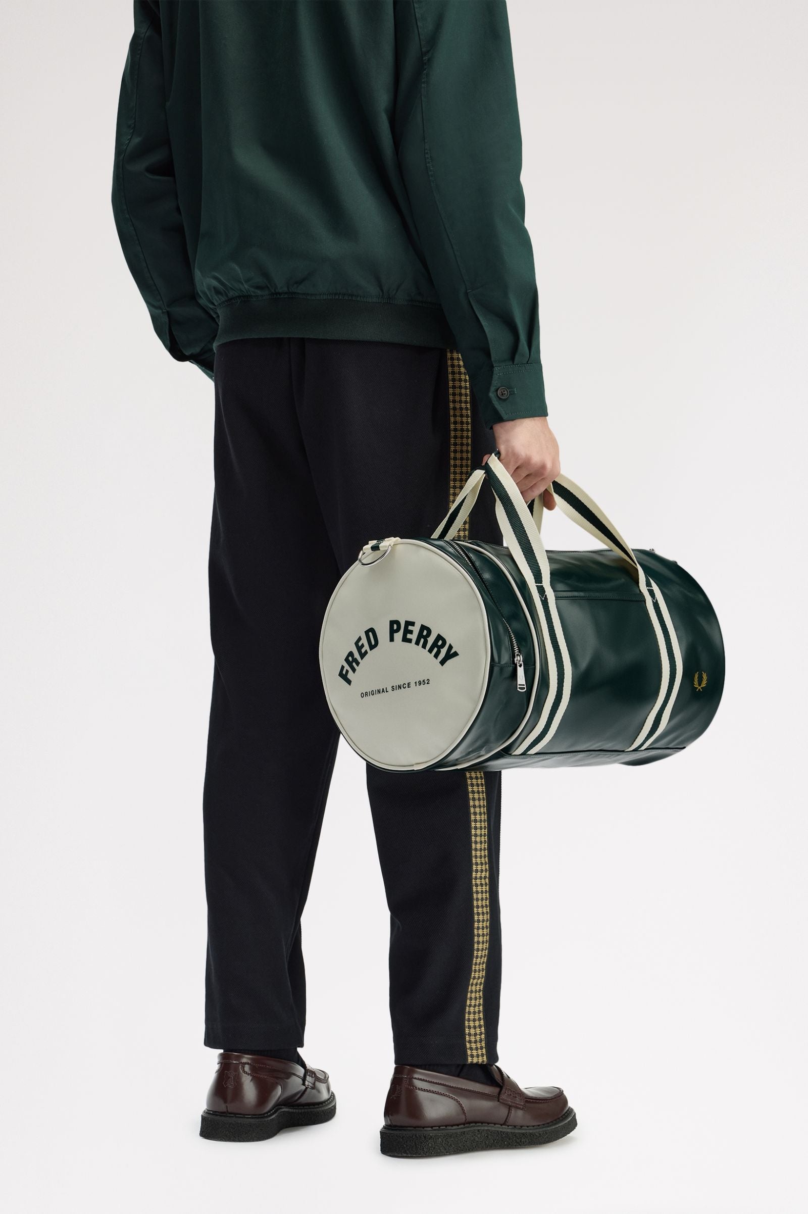 Fred Perry Barrel Bag L7255 //  DARKGREEN