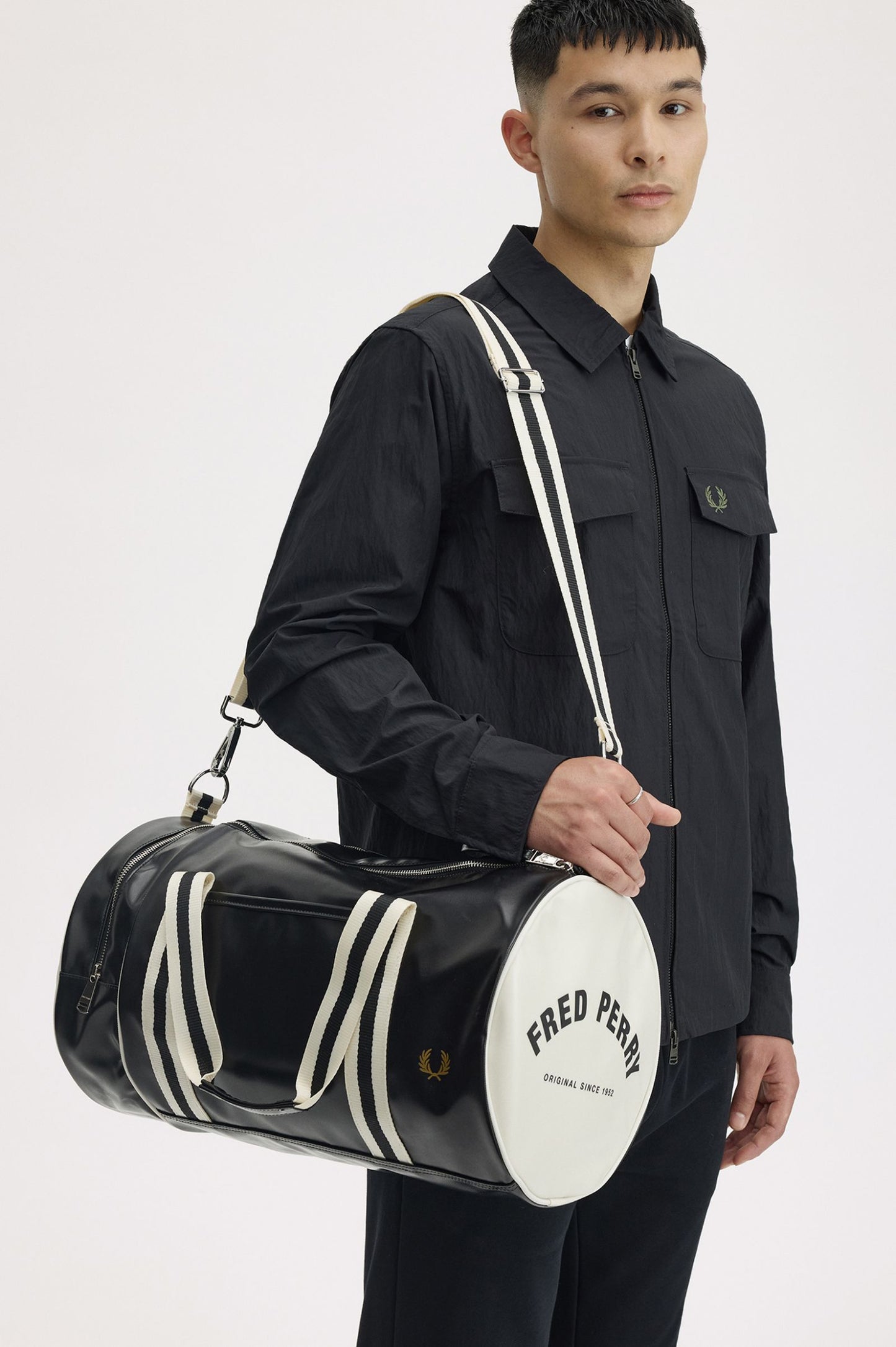 Fred Perry Barrel Bag L7255 // BLACK