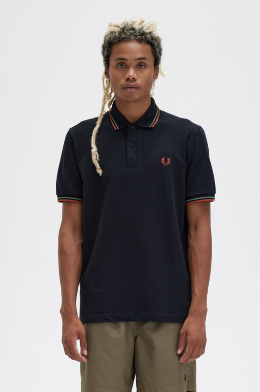 Fred Perry M12 S18 Made in England Skjorta // SVART 