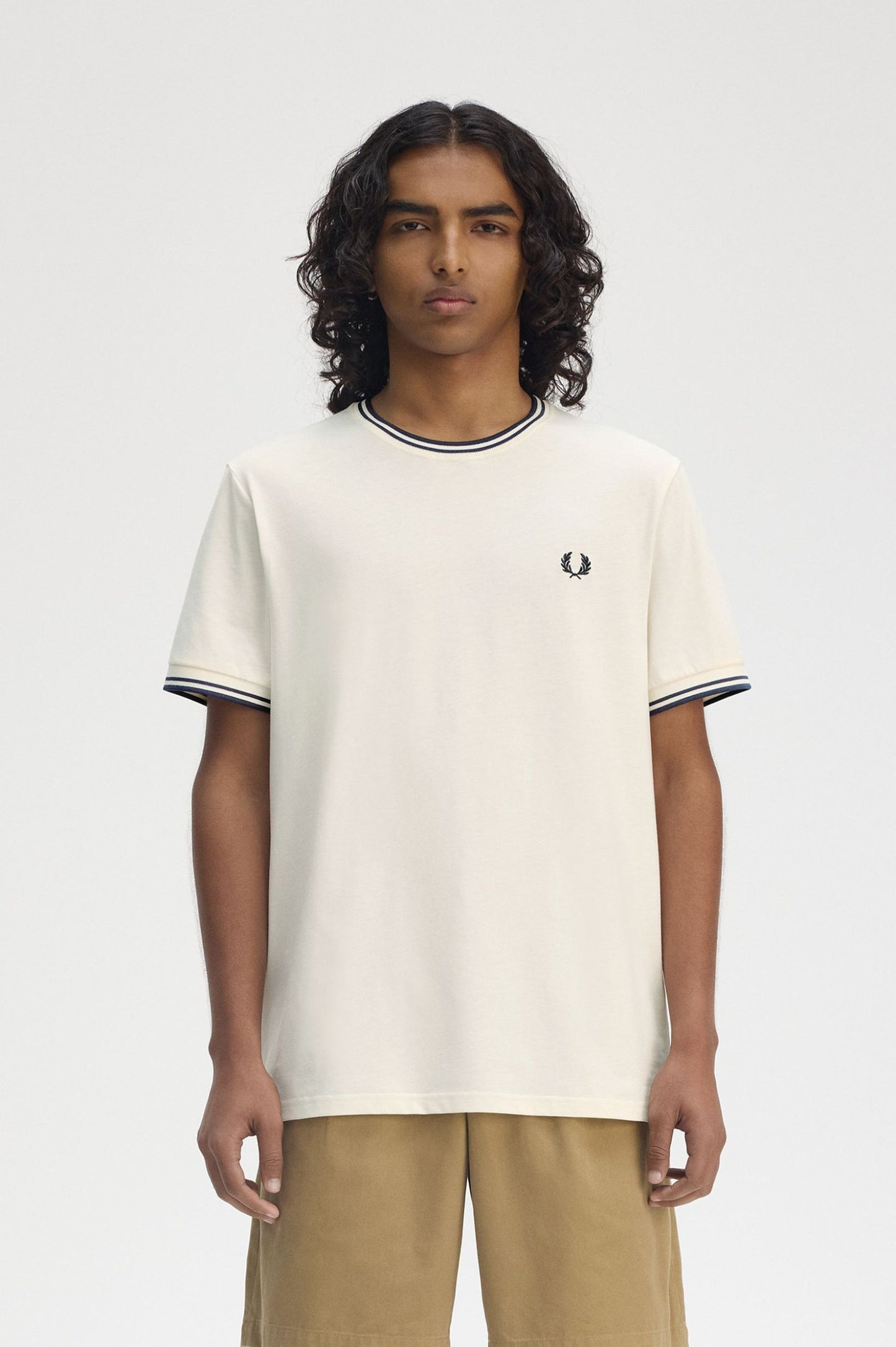 Fred Perry Twin Tipped T-Shirt M1588 // ECRU/TENNIS BLUE Y24