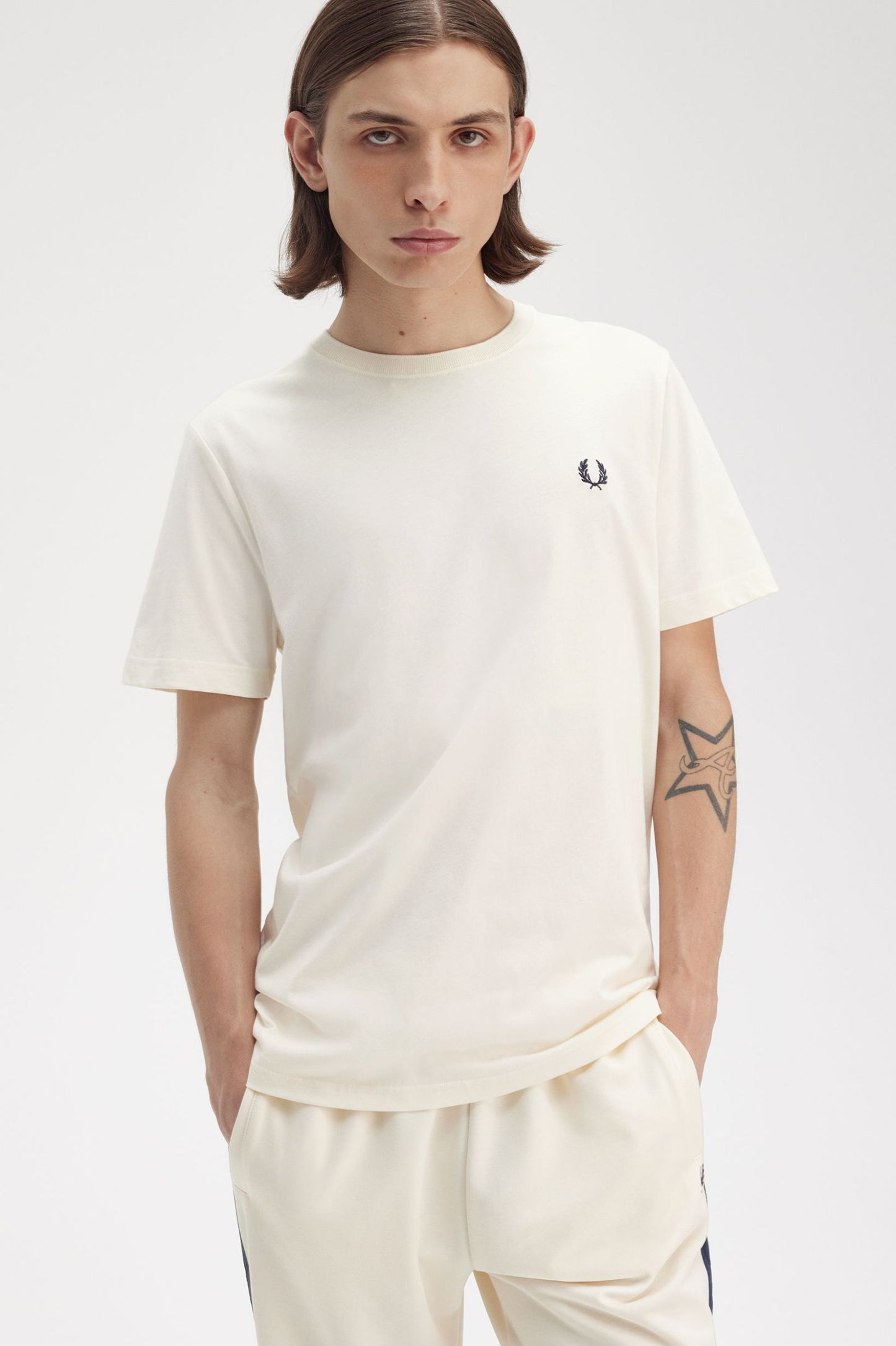 Fred Perry Crew Neck T-Shirt M1600 // ECRU 560