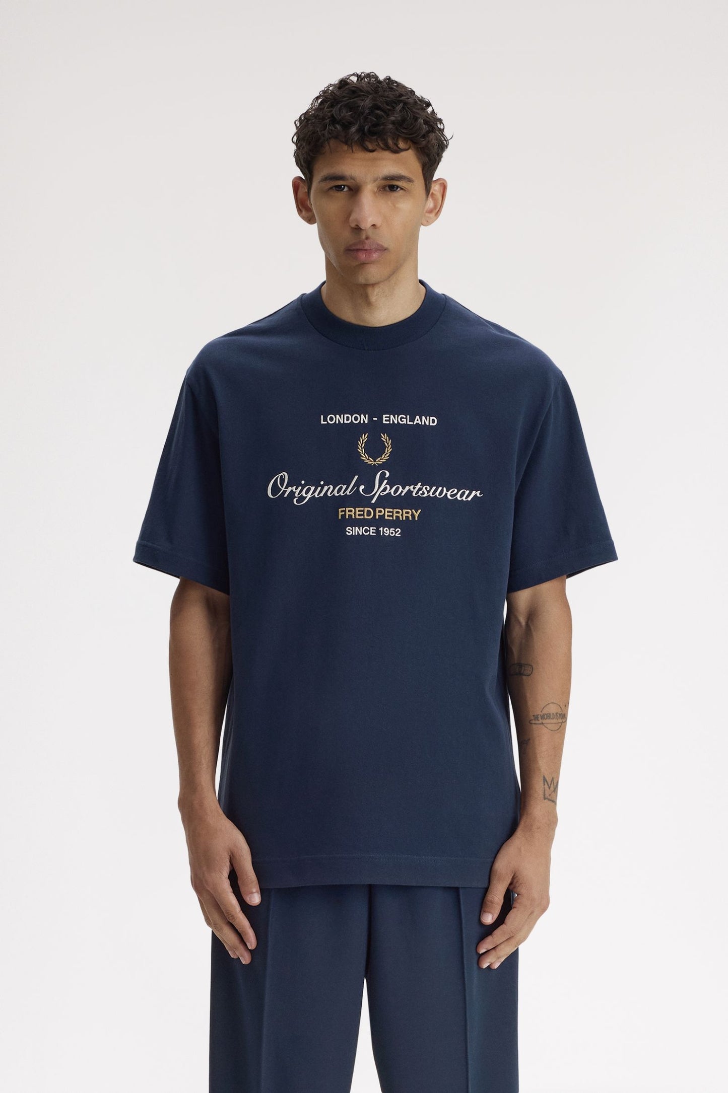 Fred Perry Original Sportswear T-Shirt M2407 // TENNIS BLUE X86