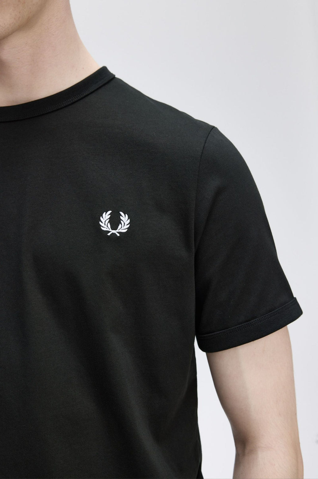 Fred Perry Ringer T-Shirt M3519 // BLACK 102