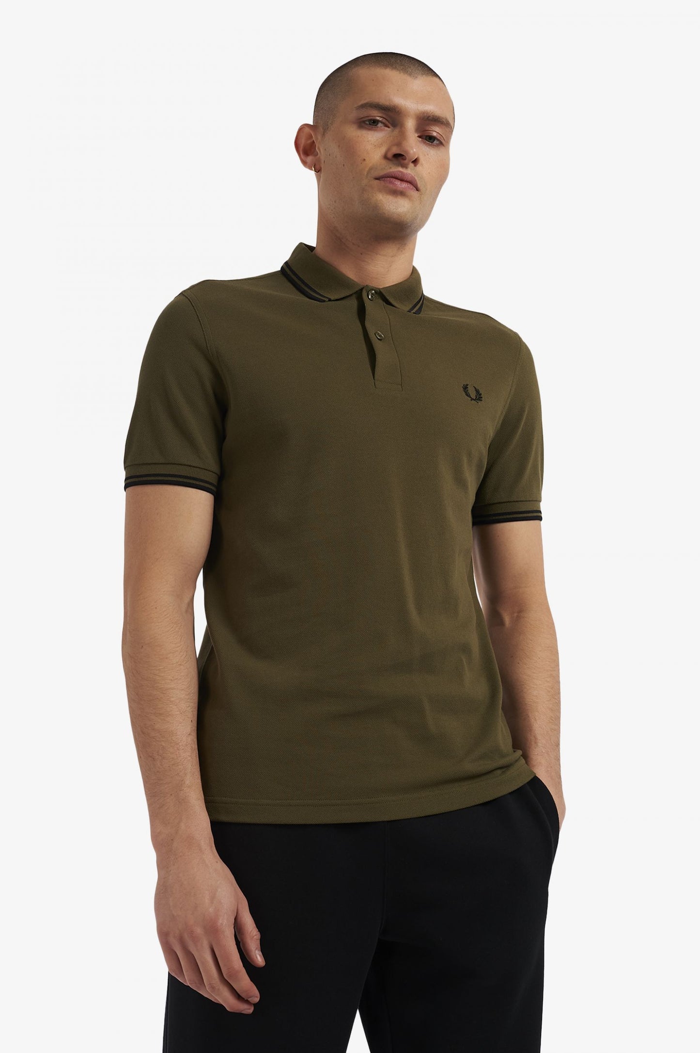 Fred Perry M3600 Q41 Shirt // UNIFORMGREEN/BLACK