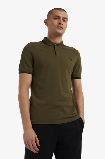 Fred Perry M3600 Q41 Skjorta // UNIFORMGRÖN/SVART 