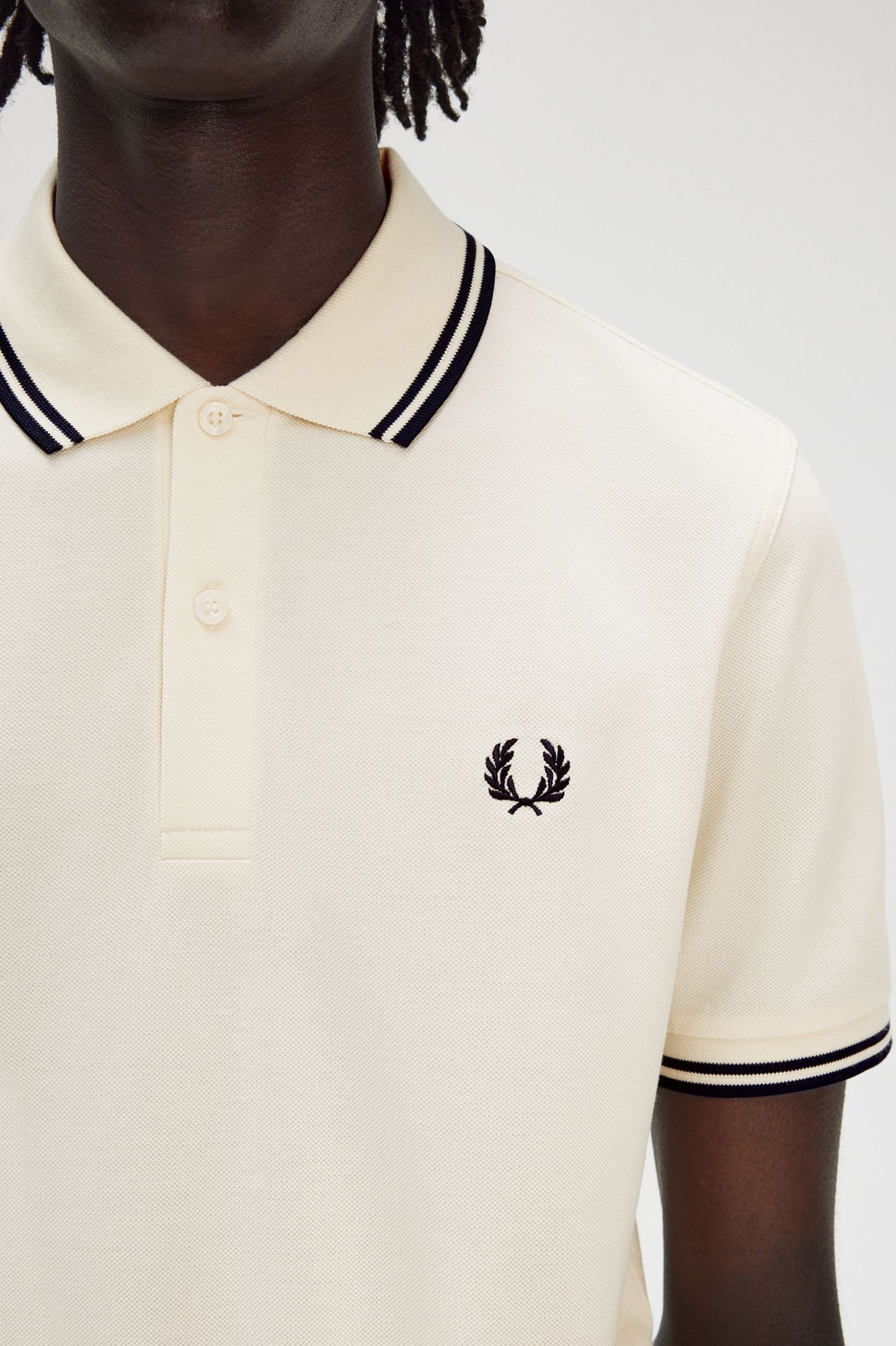 Fred Perry M3600 Polo // ECRU/TENNIS BLUE Y24