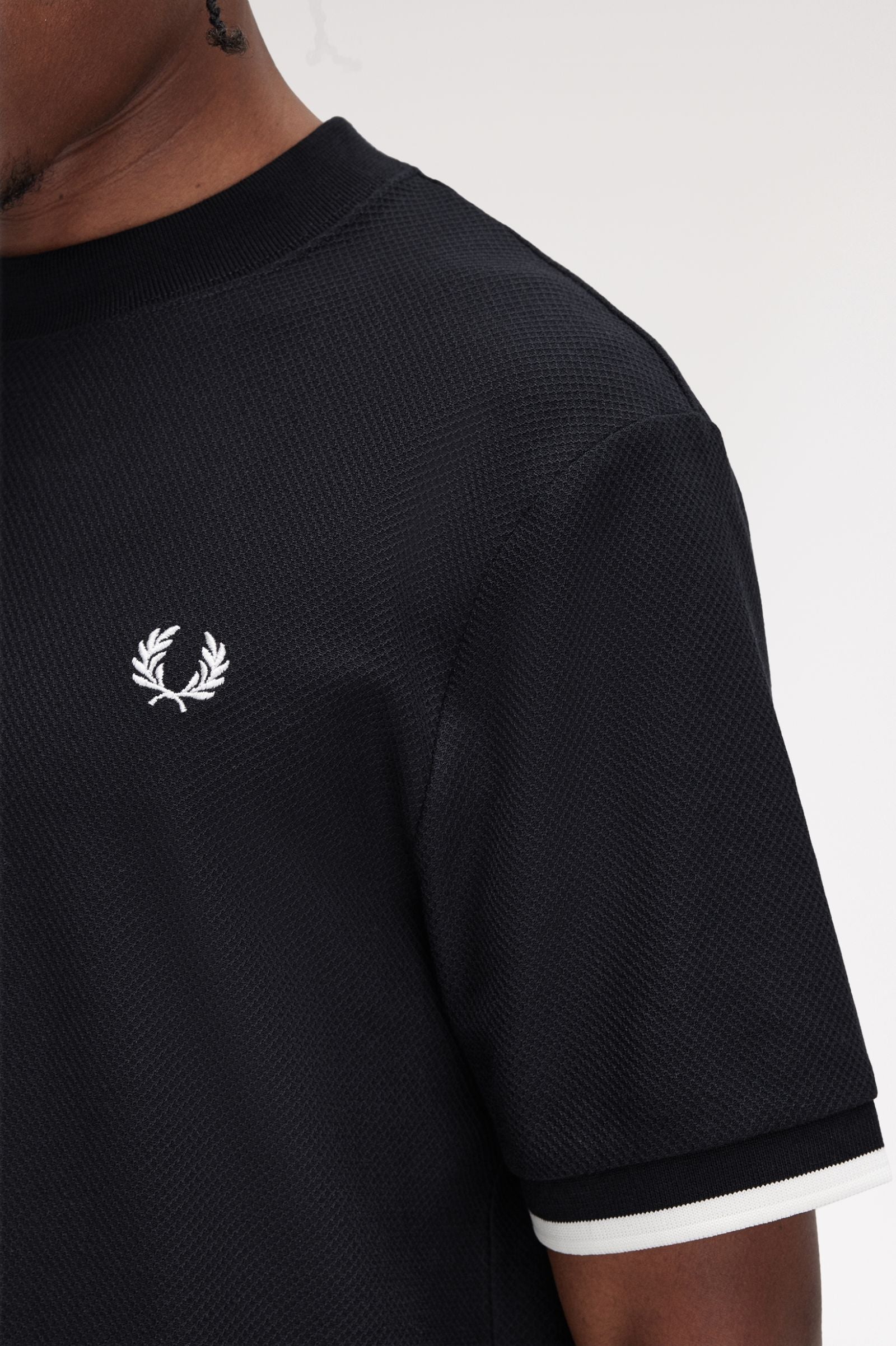 Fred Perry Tipped Cuff Piqué T-Shirt M4654 // BLACK 184