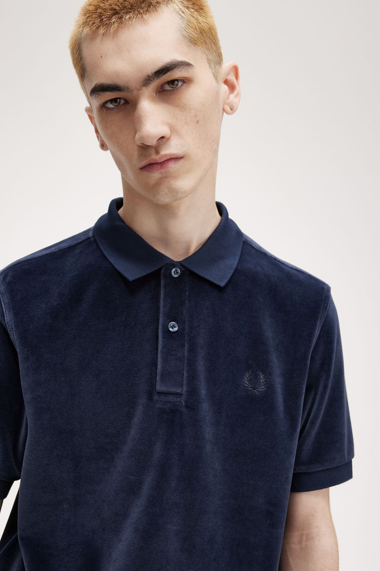 Fred Perry Velour Polo M8720 // DARK CARBON 395