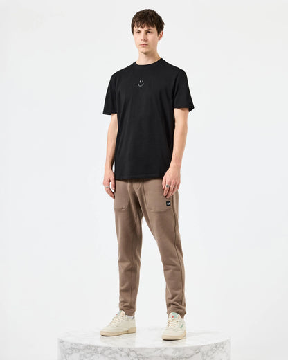 Weekend Offender Smile Grafisk T-shirt // SVART