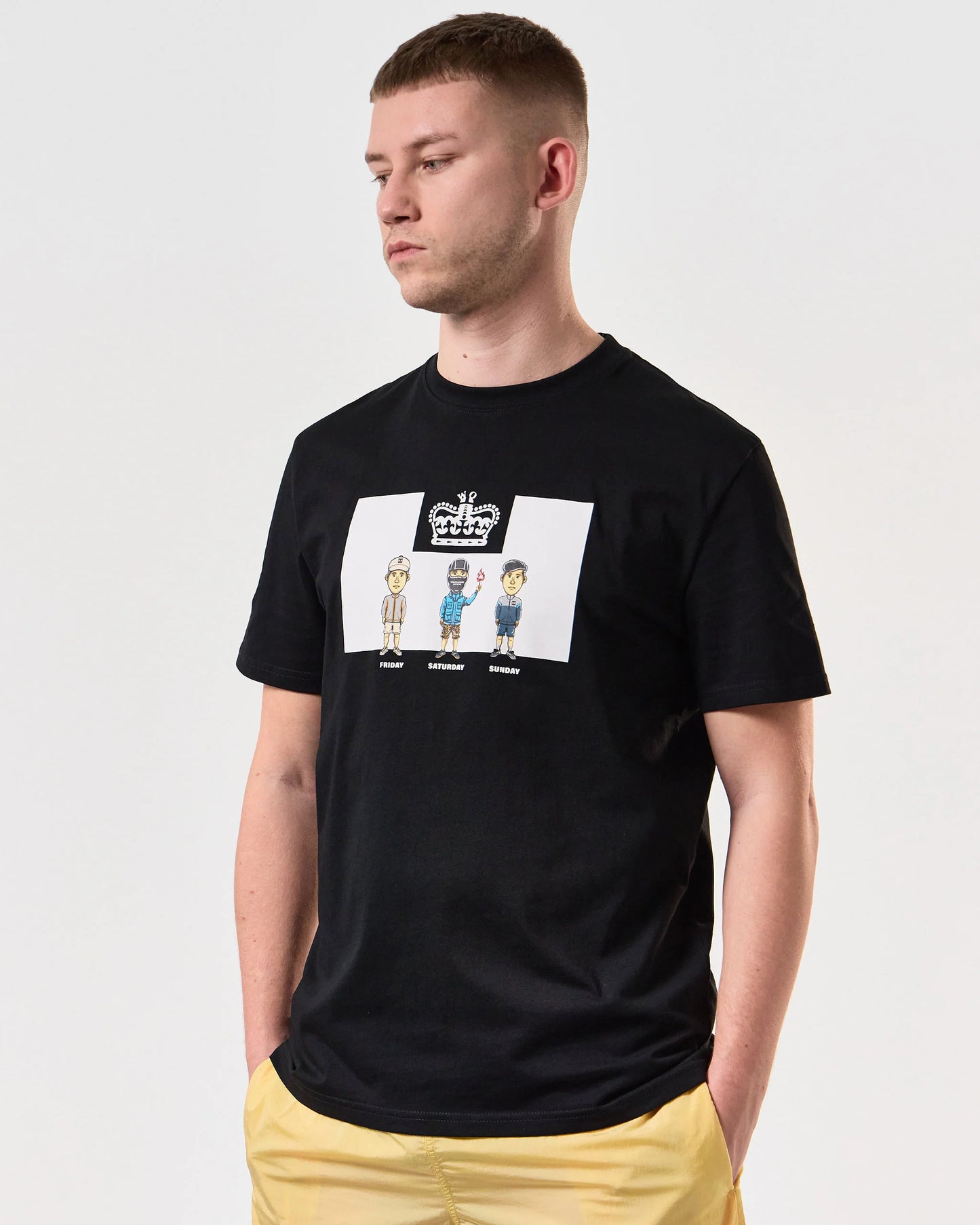 Weekend Offender Seventy-Two Grafisk T-shirt // SVART