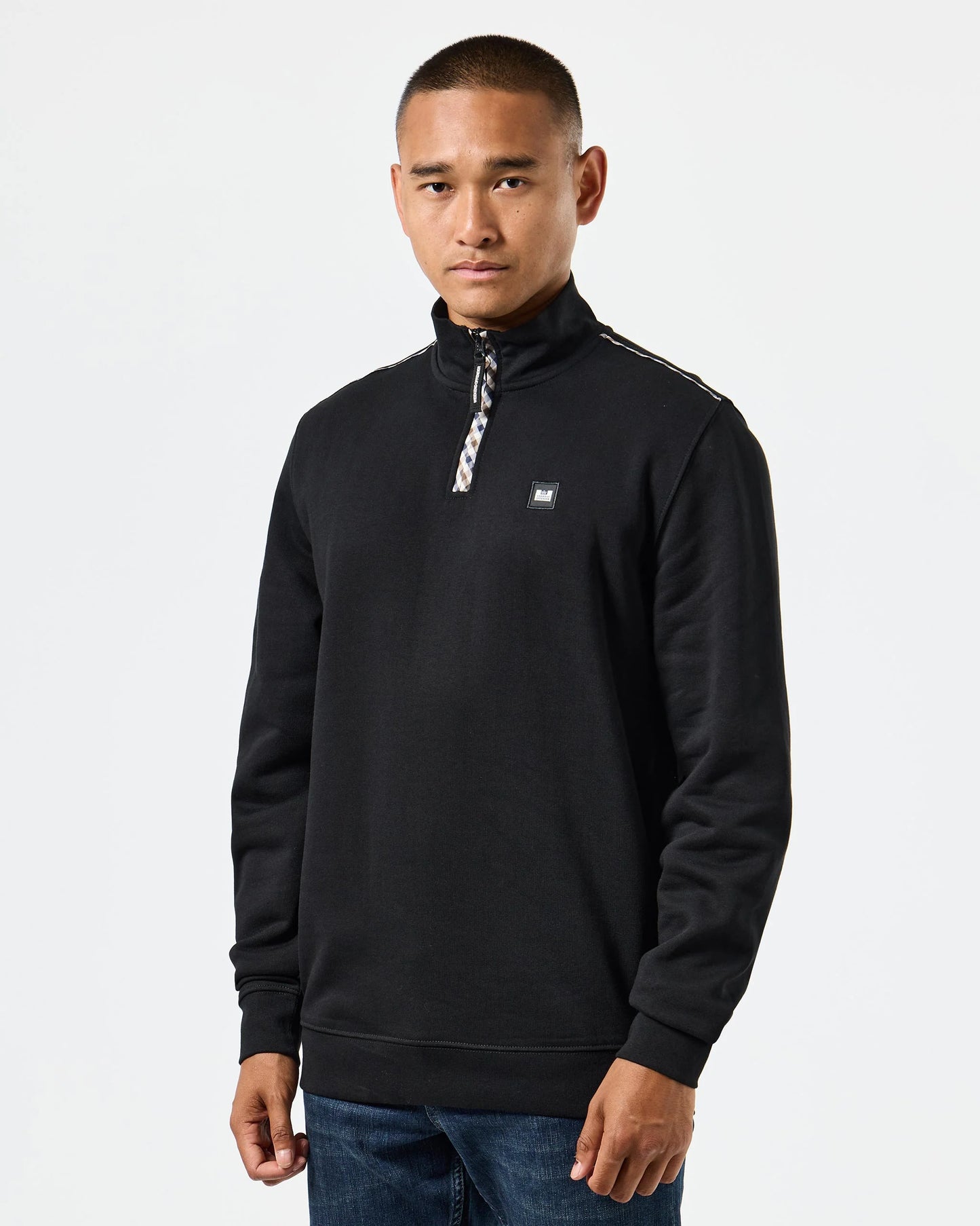 Weekend Offender Matisa Quarter Neck Sweatshirt // SVART