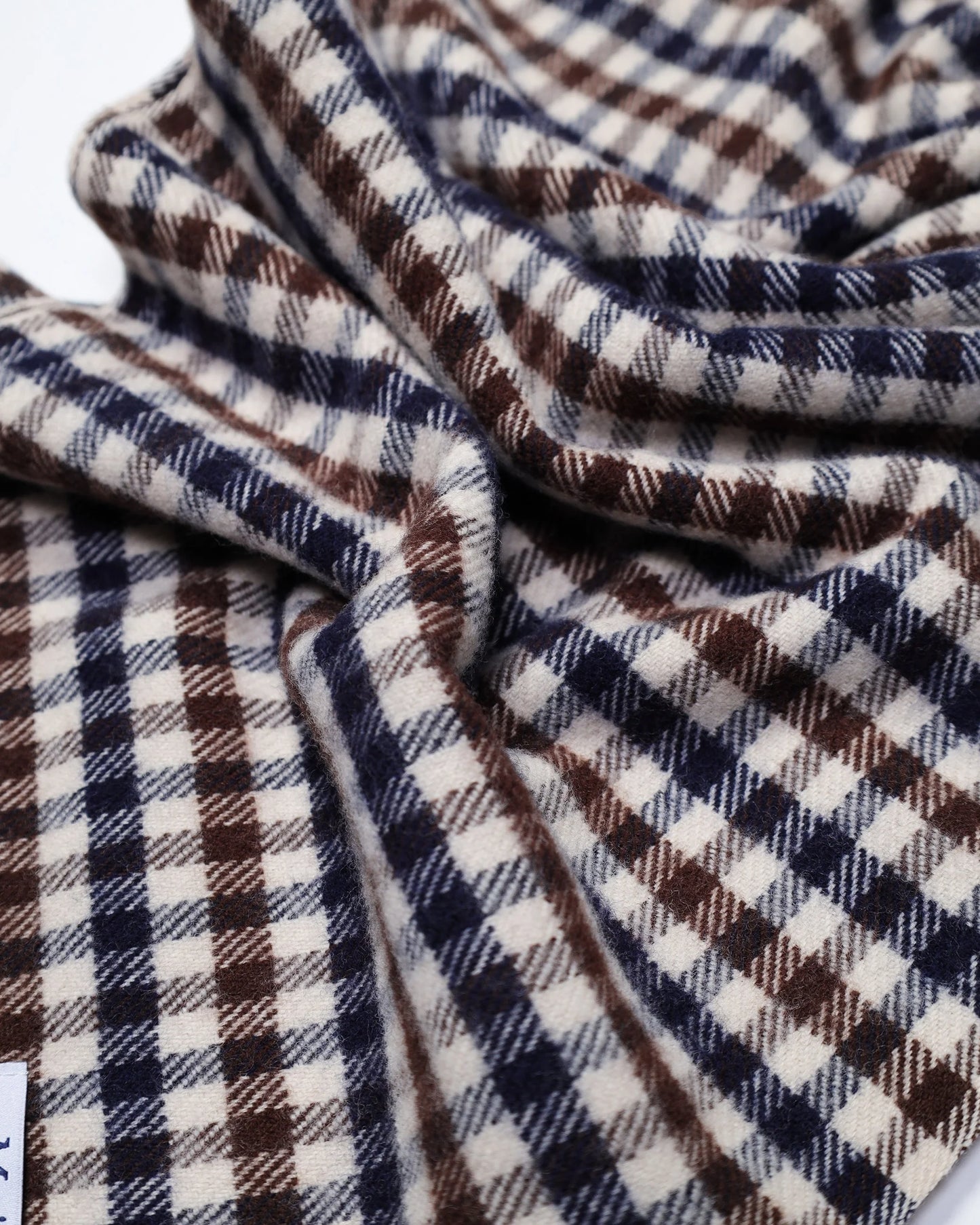 Aquascutum Active Water Repellent Scarf // CLUB CHECK
